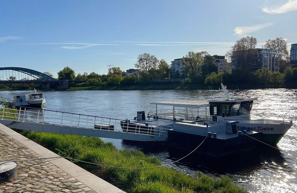 Die Fähren &raquo;Ritter Karras&laquo; und &raquo;Riesaer Riese&laquo; in Magdeburg | Foto: Silvan Hesse