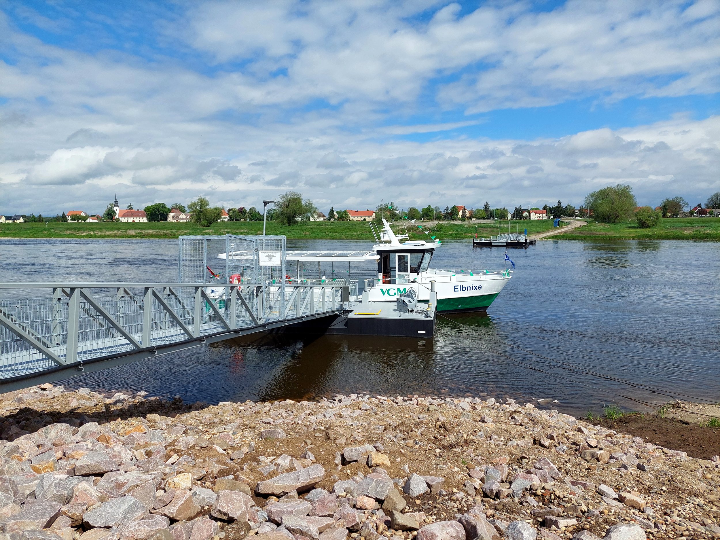 &raquo;Elbnixe&laquo; Zweite E-Fähre der VGM | Foto: Ramona Raden